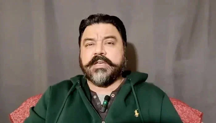 Adil raja speaking