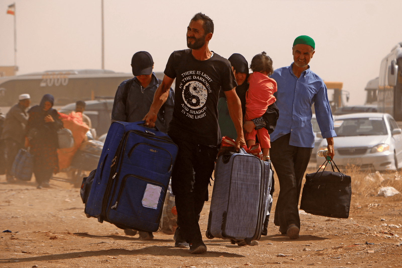 Image showing Afghan refugees leaving Iran