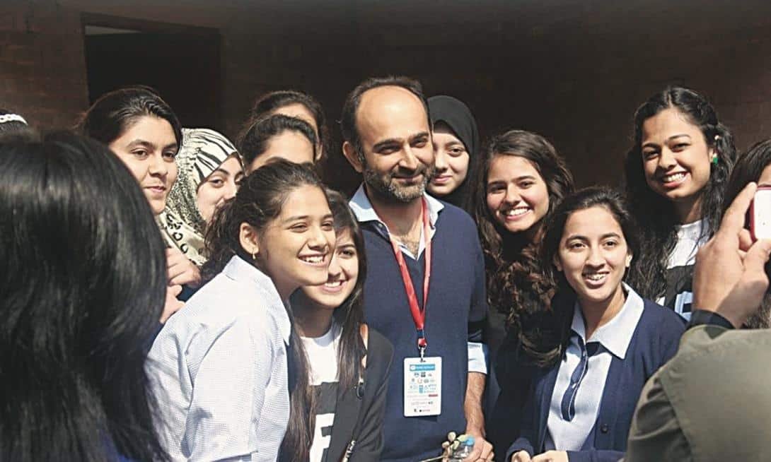 Mohsin Hamid with his fans