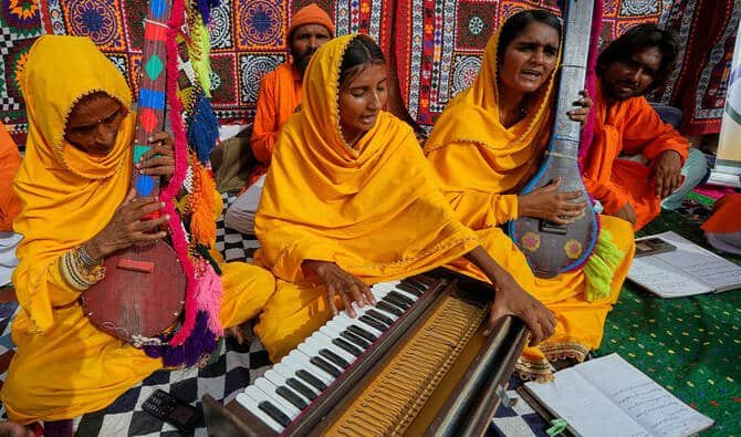 Cultural Diplomacy Through Art And Music 4 Pakistani Musicians Performing