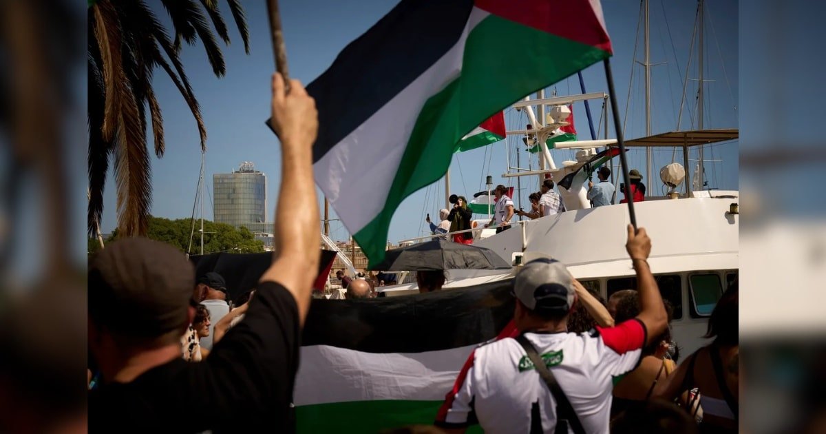 Global Sumud Flotilla Sets Sail for Gaza- Pakistan Represented by Former Senator Mushtaq Ahmad Khan