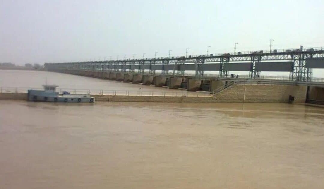 PMD Reports Medium Flood at Guddu, Sukkur Barrages; Low-Level Flood at Kotri