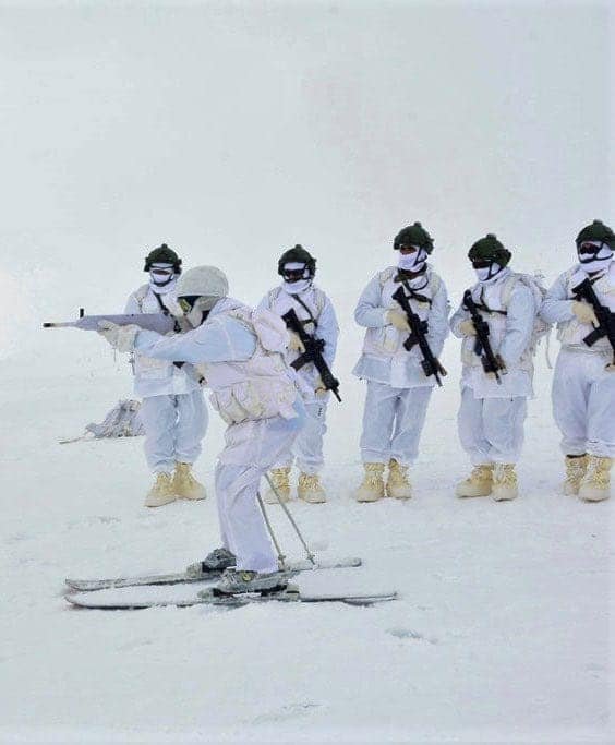 Pakistani Soldiers under training at Rattu.