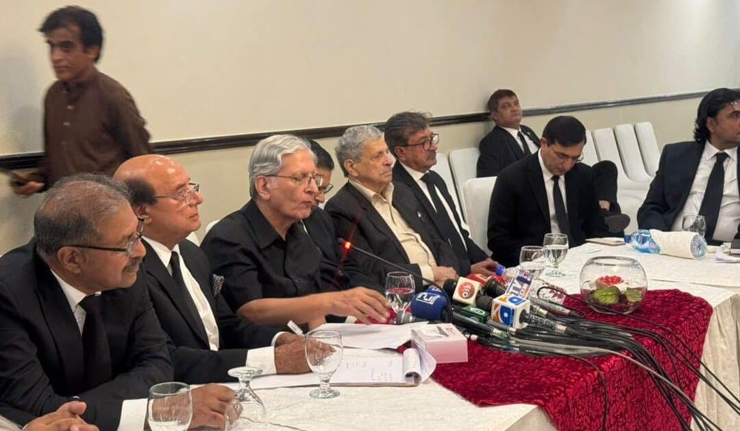 Top Lawyers Pledge Support for IHC Judges, Demand Judicial Independence