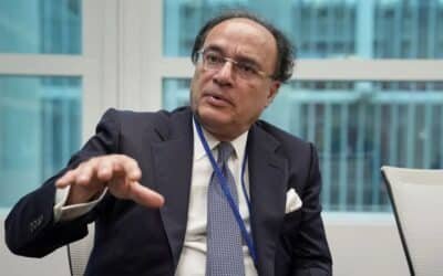 Aurangzeb Departs for Washington to Attend IMF and WB Annual Meetings