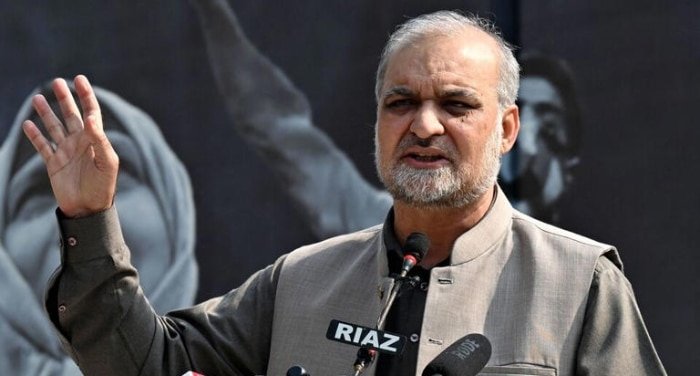 JI Chief Hafiz Naeem while addressing a rally