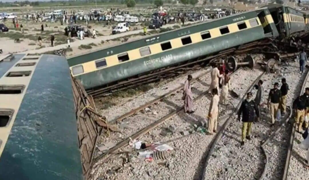 Blast Derails Jaffar Express in Sindh’s Shikarpur, 7 Injured