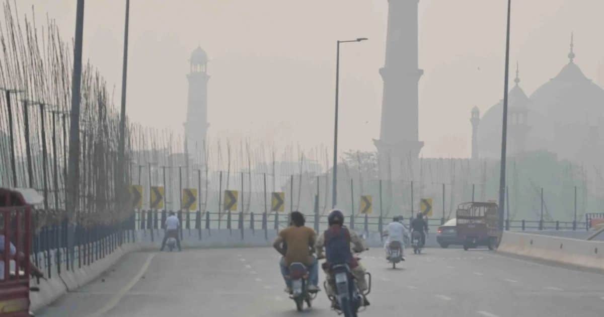 A picture of Lahore in Smog