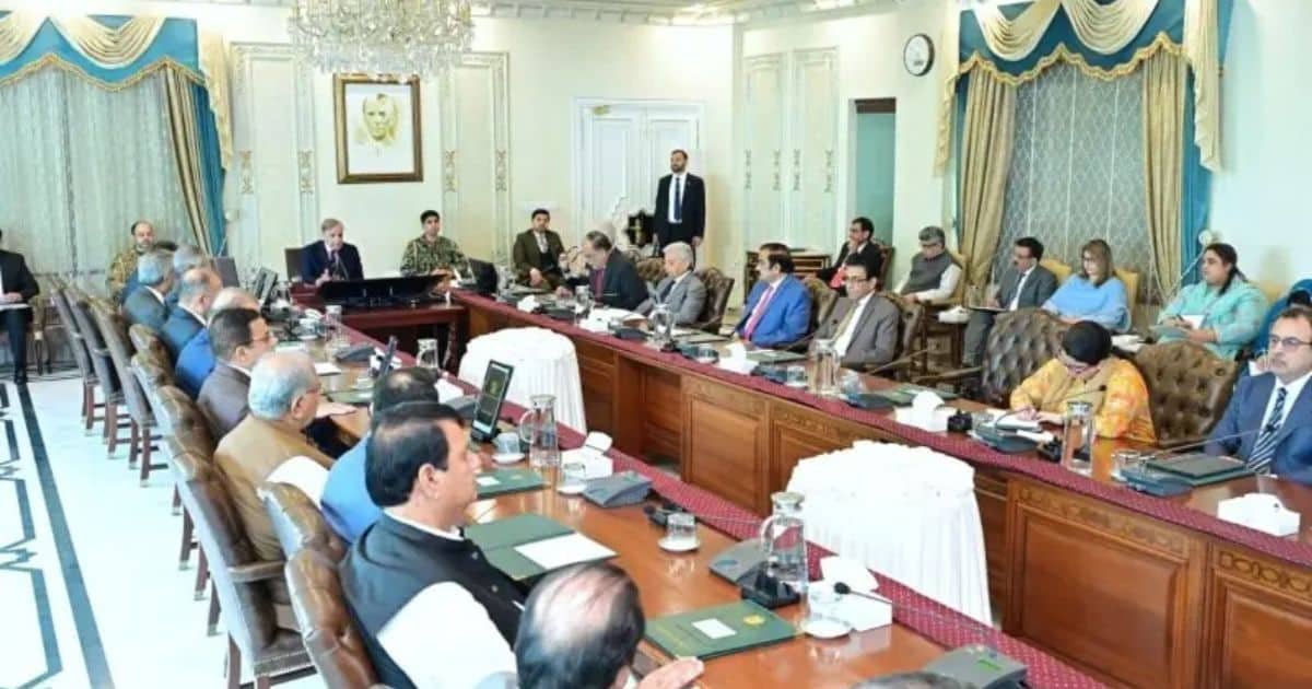 PM Shehbaz Urges Kabul to Take First Step in Pakistan-Afghanistan Ceasefire Talks