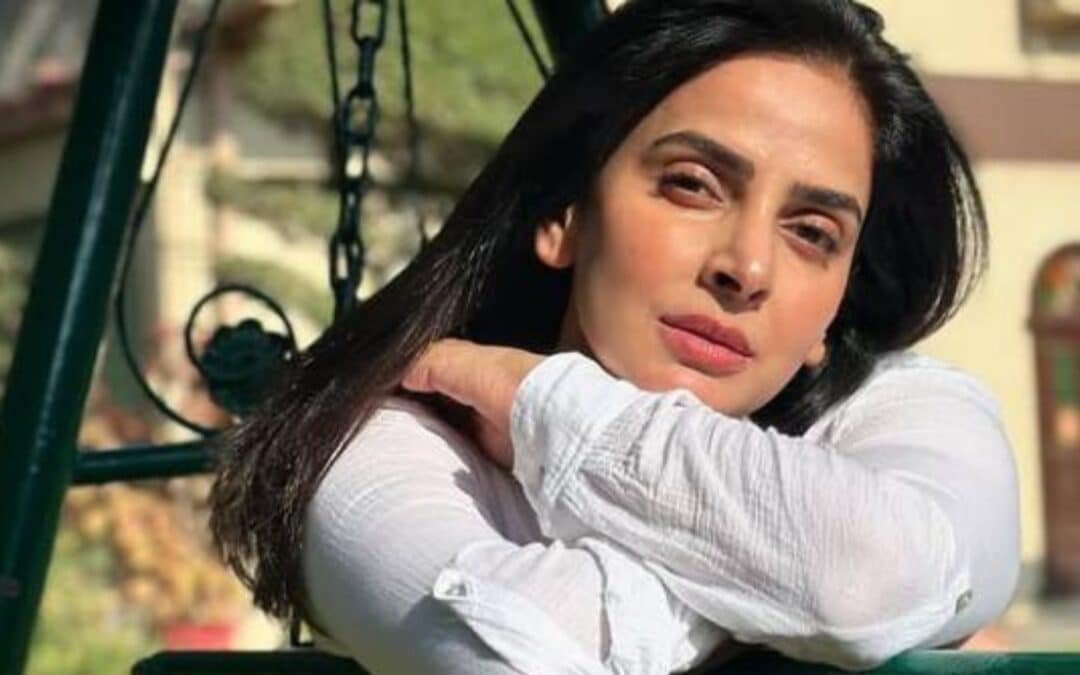 Saba Qamar Reveals She Suffered Heart Attack Linked to Mental Stress