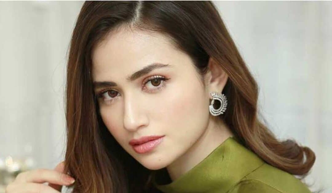 Fake Sana Javed Facebook Page Beats the Real One by Millions