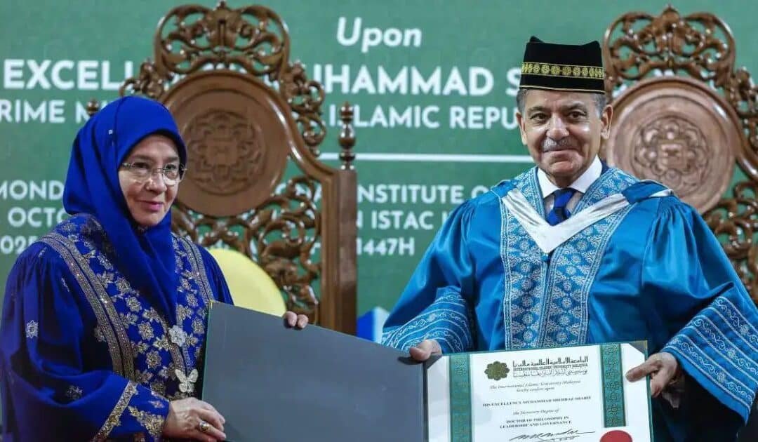PM Shehbaz Sharif Receives Honorary PhD in Leadership and Governance from Malaysian University IIUM