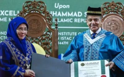 PM Shehbaz Sharif Receives Honorary PhD in Leadership and Governance from Malaysian University IIUM