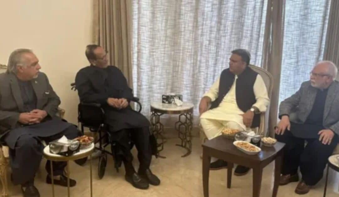Fawad Chaudhry, Imran Ismail Meet PML-Q Chief Shujaat Hussain to Seek Support for ‘Release Imran Khan’ Campaign