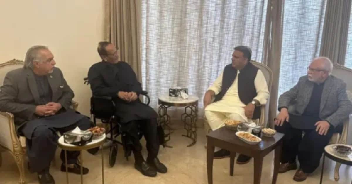 Fawad Chaudhry, Imran Ismail Meet PML-Q Chief Shujaat Hussain to Seek Support for ‘Release Imran Khan’ Campaign