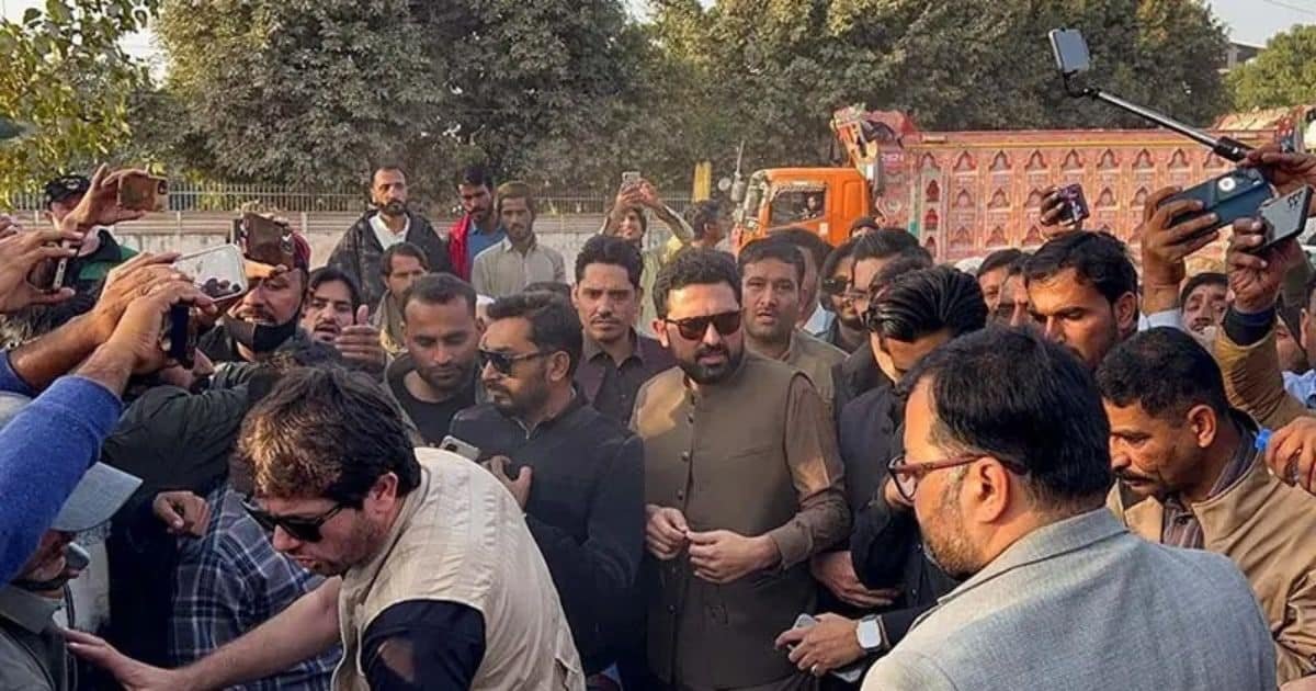 KP CM Afridi Ends Overnight Sit-In Outside Adiala Jail After Eighth Denial to Meet Imran Khan