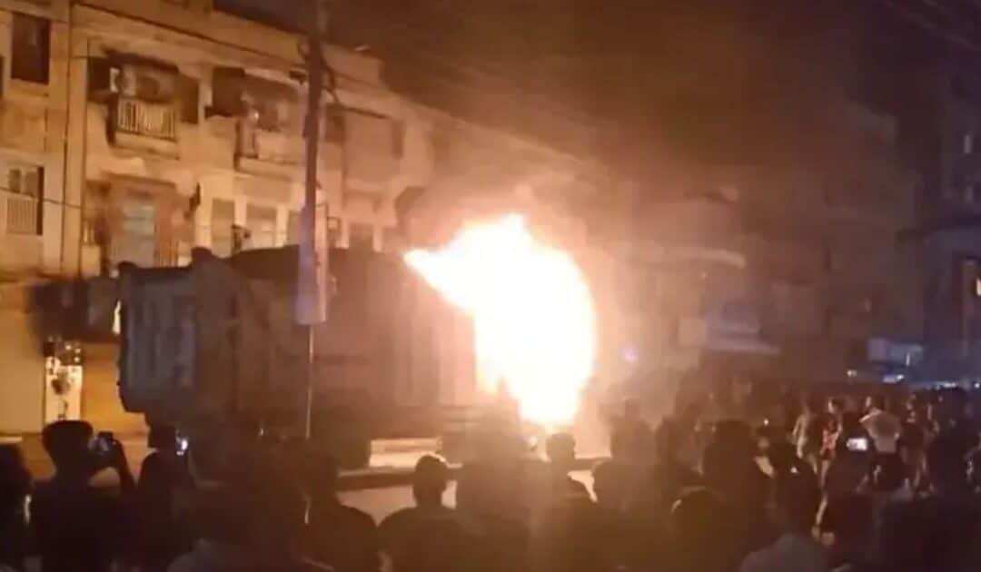Man Arrested for Firing on Protesters After Fatal Dumper Truck Accident in Karachi