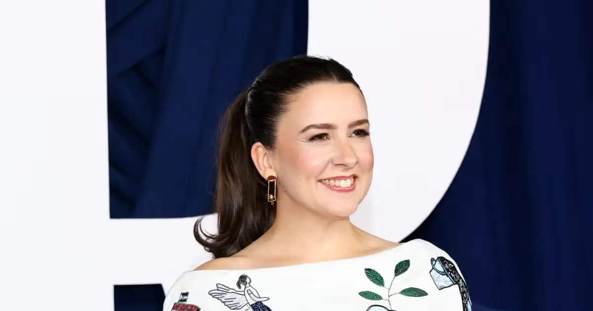 Miss Rachel Wears Palestinian Children's Art in Poignant Statement