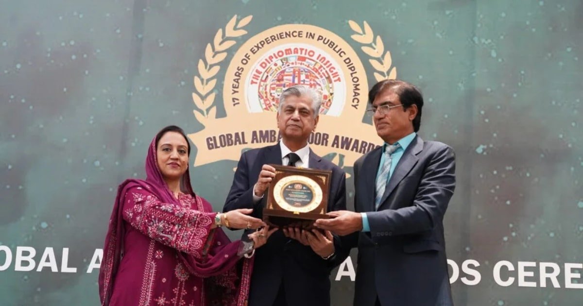 Beyond Borders Pakistani Calligrapher Azeem Iqbal Honored as Global Ambassador