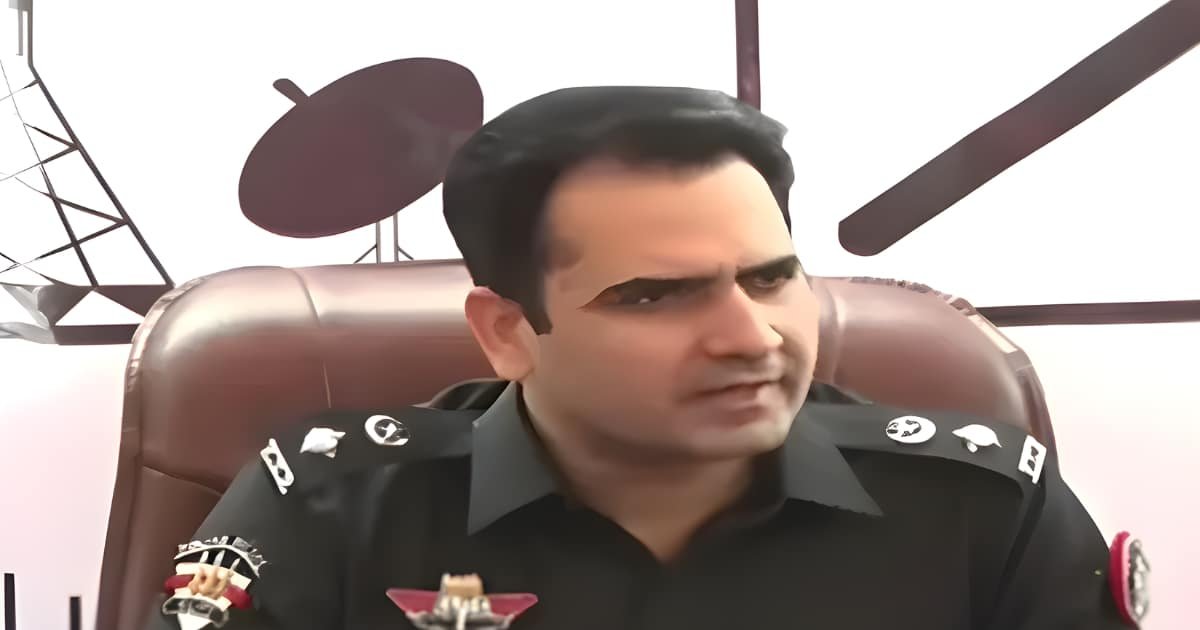 Eight Suspects Linked to Extortion Network Arrested During Raid at PST Chief’s Residence in Karachi Police Eight Suspects Linked to Extortion Network Arrested During Raid at PST Chief’s Residence in Karachi Police