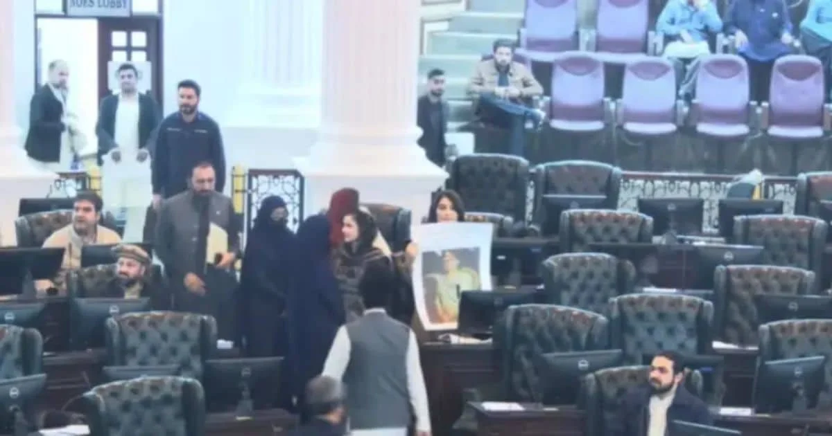 KP Assembly Erupts in Uproar Over ISPR DG’s Remarks Against Imran Khan, CM Afridi