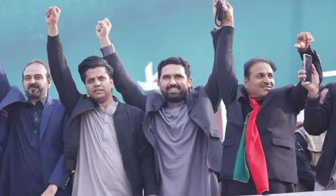 KP CM Urges PTI Supporters to Stay Prepared Amid Possible Protest Call