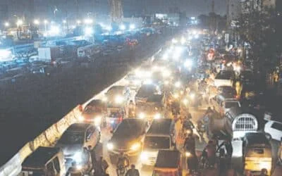 Opposition slams Sindh govt over deteriorating traffic conditions in Karachi, Hyderabad