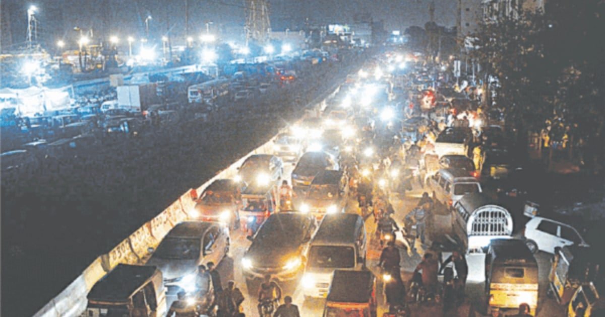 Opposition slams Sindh govt over deteriorating traffic conditions in Karachi, Hyderabad