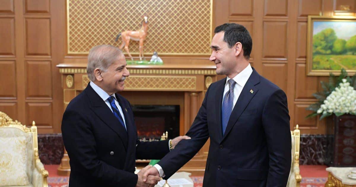 PM Shehbaz Meets Turkmen President, Calls for Stronger Trade and Connectivity