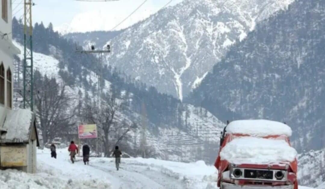 PMD Forecasts Light Rain, Mountain Snowfall in Northern Areas Today