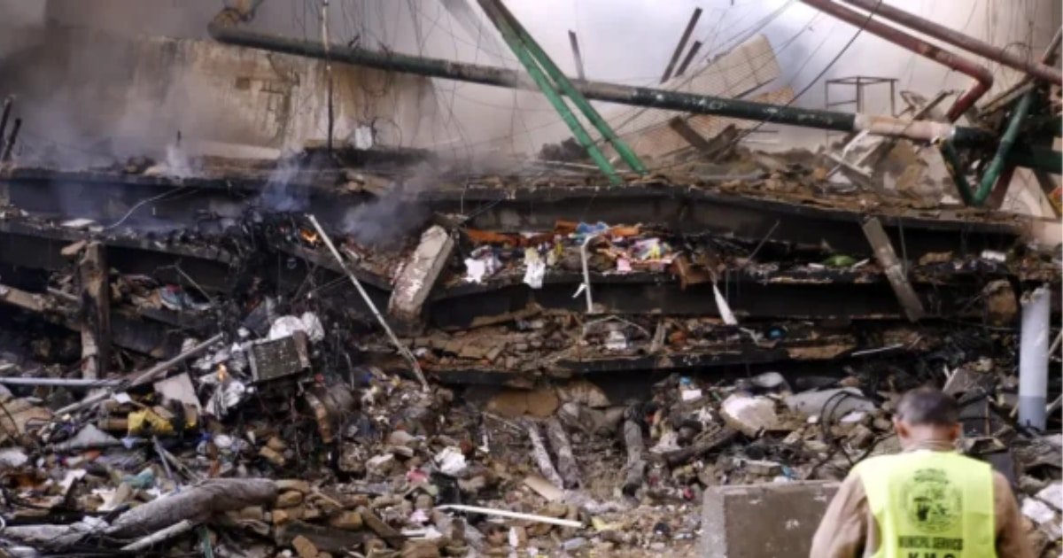 Death Toll from Karachi’s Gul Plaza Inferno Rises to 14 as Search for Missing Continues