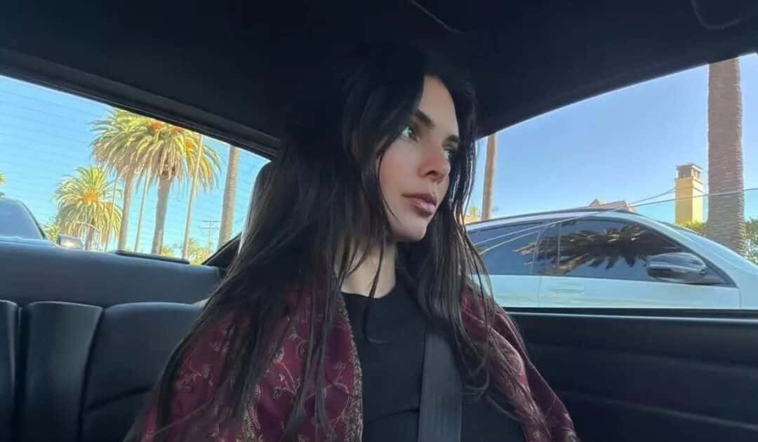 East Meets West Hollywood: Kendall Jenner’s Pashmina Moment