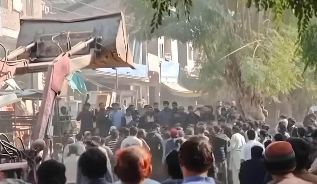 Illegal shed collapse injures five during Pera demolition drive in Rahim Yar Khan