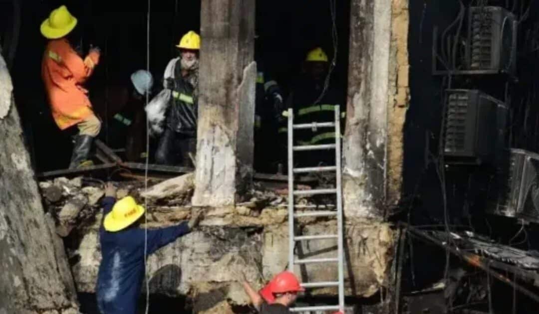 Karachi Mayor Says Gul Plaza Fire Brought Under Control as Rescue Teams Clear Basement