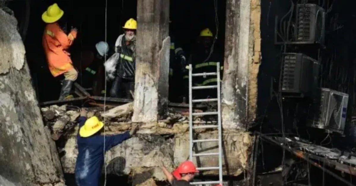 Karachi Mayor Says Gul Plaza Fire Brought Under Control as Rescue Teams Clear Basement