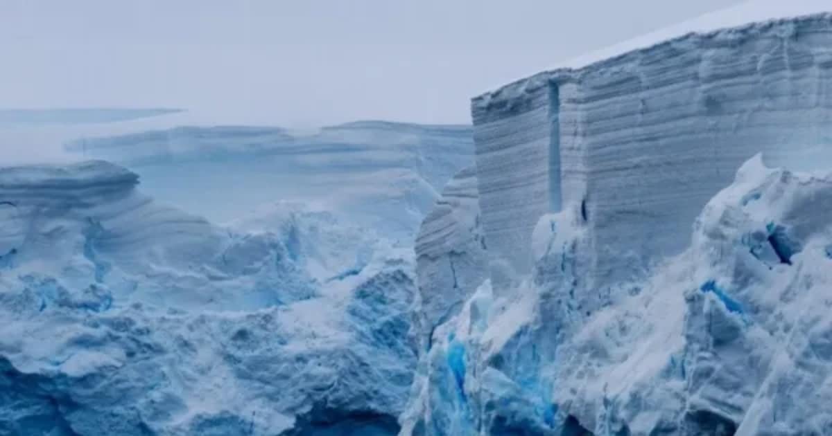 New map uncovers hidden terrain beneath Antarctic ice