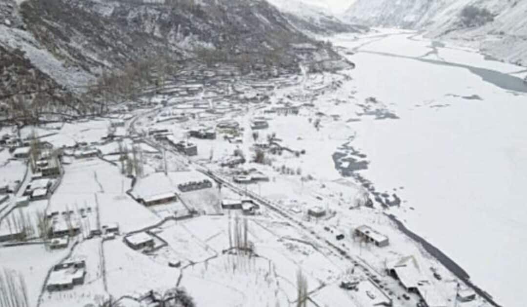 Northern Pakistan Paralyzed as Temperatures Hit -15°C