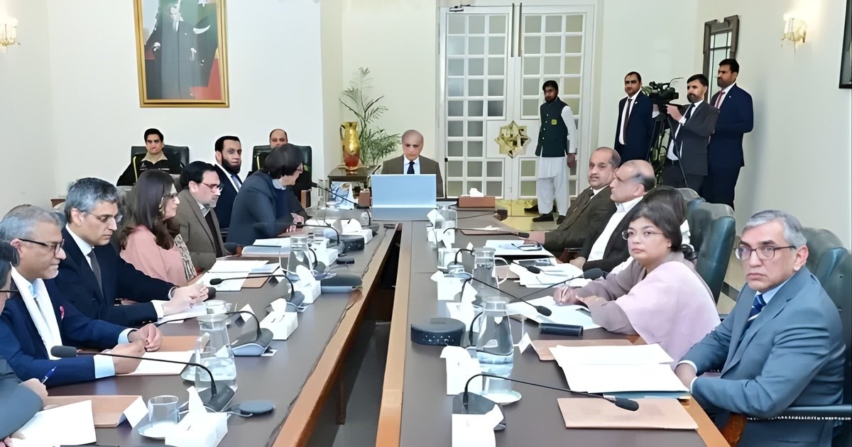 PM directs banks to provide easy loans for small and medium enterprises