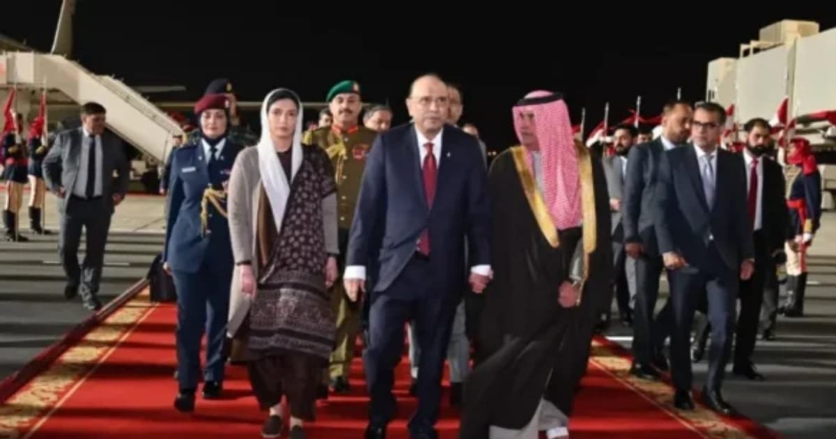 President Zardari arrives in Bahrain on four-day official visit President Zardari arrives in Bahrain on four-day official visit