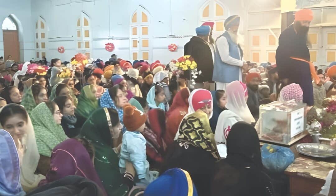 Spiritual fervour marks Guru Gobind Singh’s birth anniversary at Gurdwara Panja Sahib
