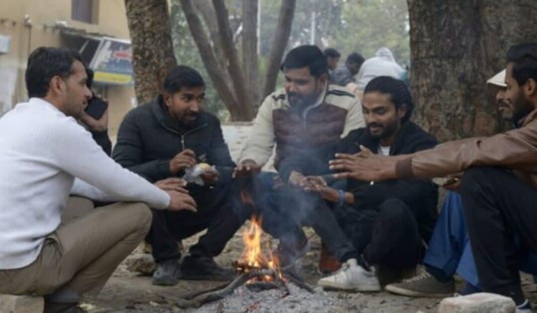 Temperatures Dip as Snowfall Hits Murree, Rain Chills Twin Cities