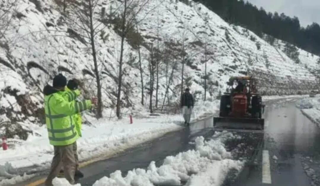Northern Pakistan Shivers as Temperatures Plummet to -7°C