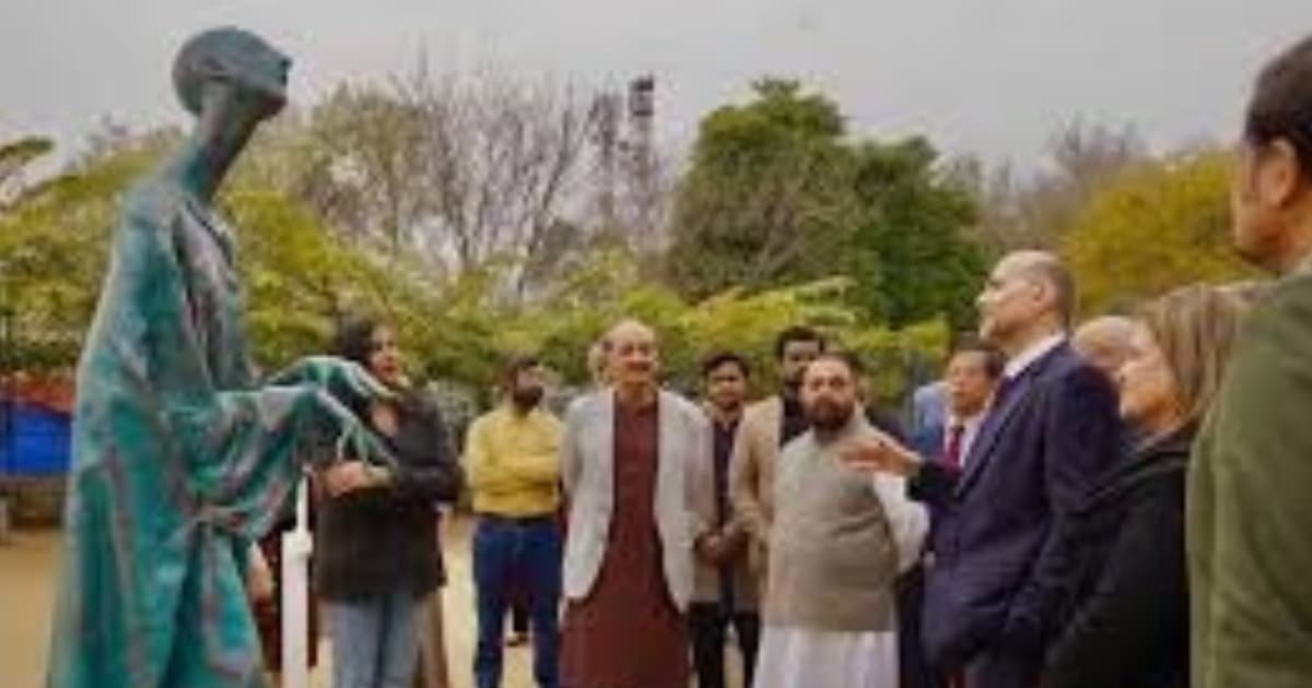 Echoes in the Garden-Pakistan’s Historic Sculpture Takeover