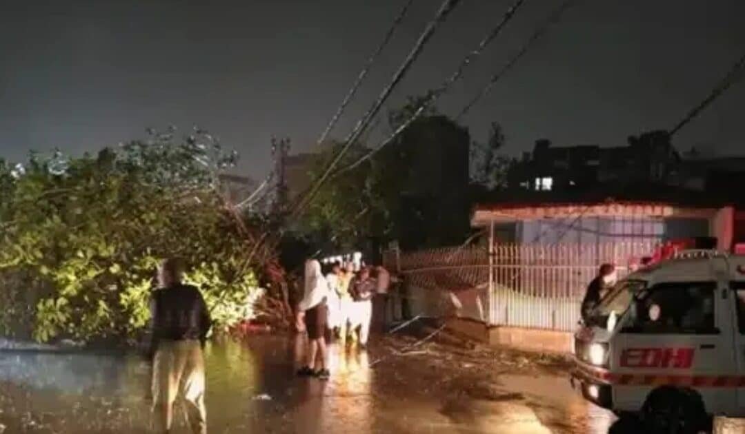 19 Dead as 90km/h Storm Ravages Karachi