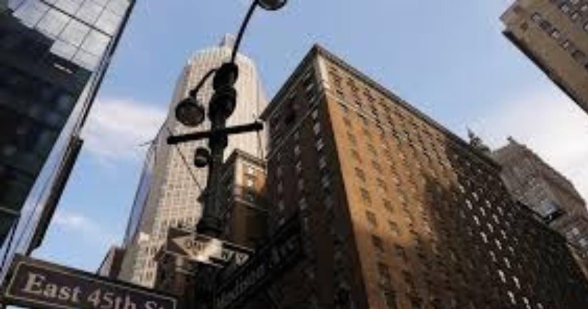 A Midtown Metamorphosis- Pakistan and U.S. Sign Landmark Roosevelt Hotel Deal