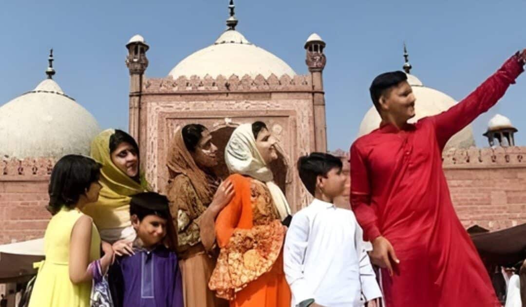 Pakistanis Joyfully Celebrate Eid ul Fitr Today with Prayers and Family Gatherings