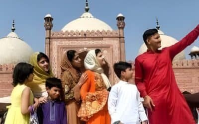 Pakistanis Joyfully Celebrate Eid ul Fitr Today with Prayers and Family Gatherings