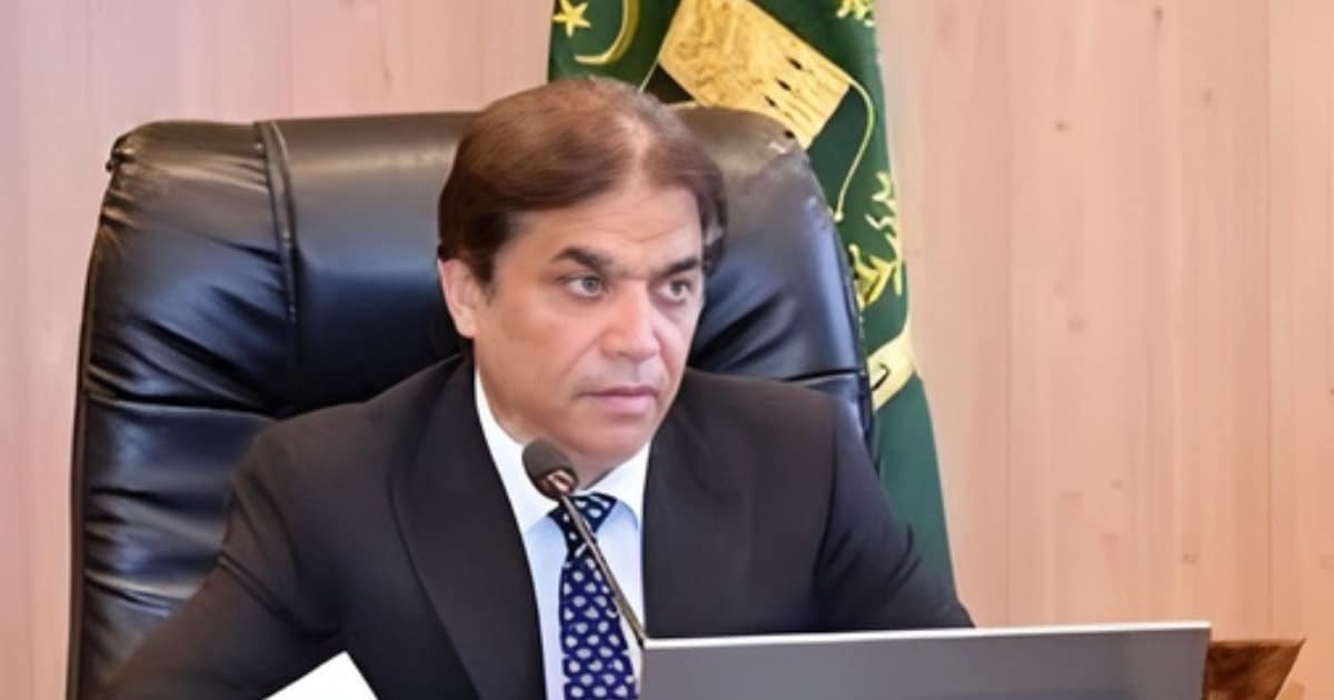 Railways Minister Attributes Tezgam Express Derailment to Mechanical and Human Error Railways Minister Attributes Tezgam Express Derailment to Mechanical and Human Error