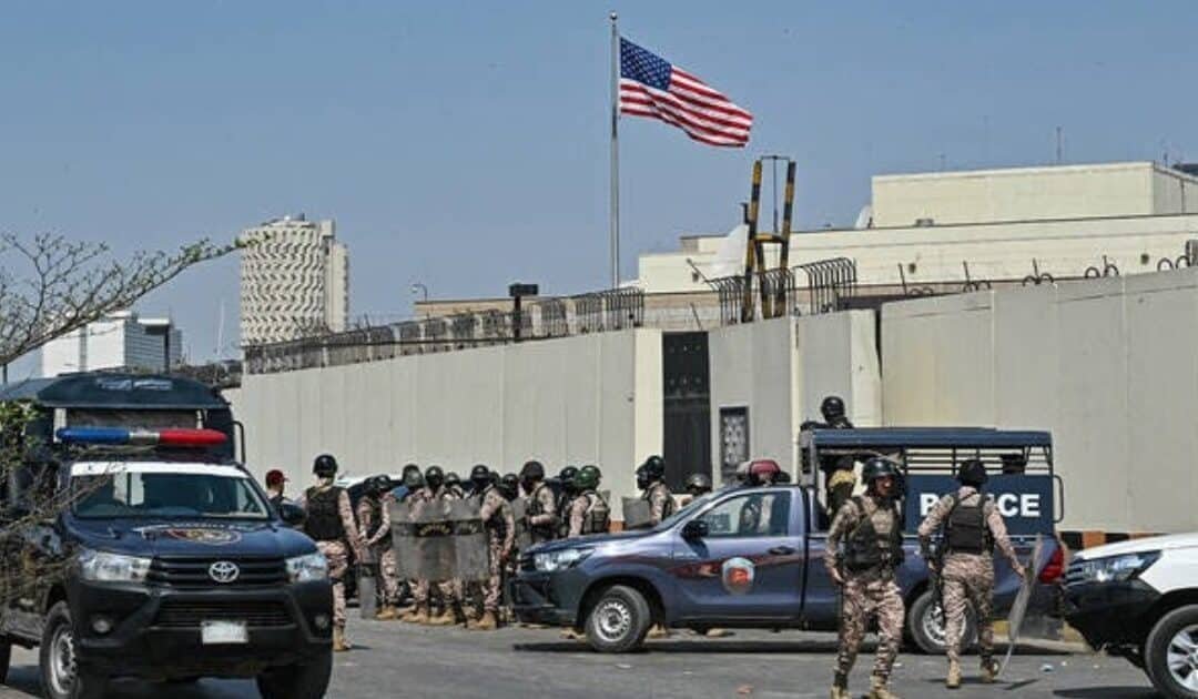 US Orders Non-Emergency Staff to Leave Consulates in Karachi and Lahore