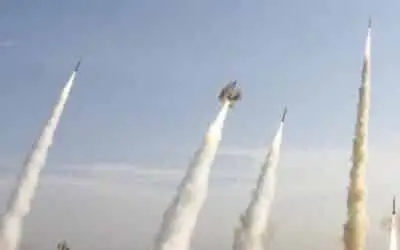US Submarine Sinks Iranian Warship as Regional Conflict Escalates